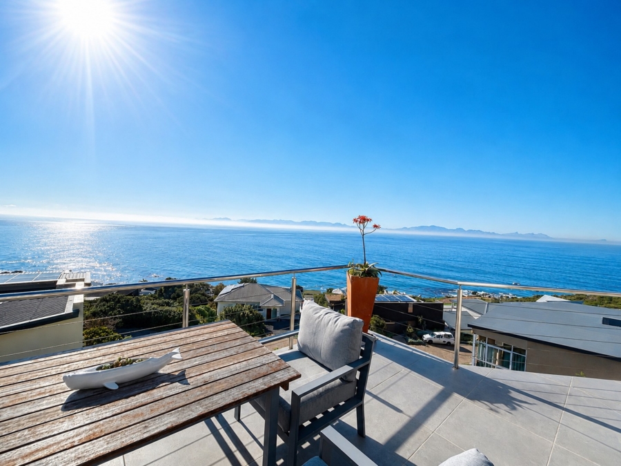 5 Bedroom Property for Sale in Murdock Valley Western Cape